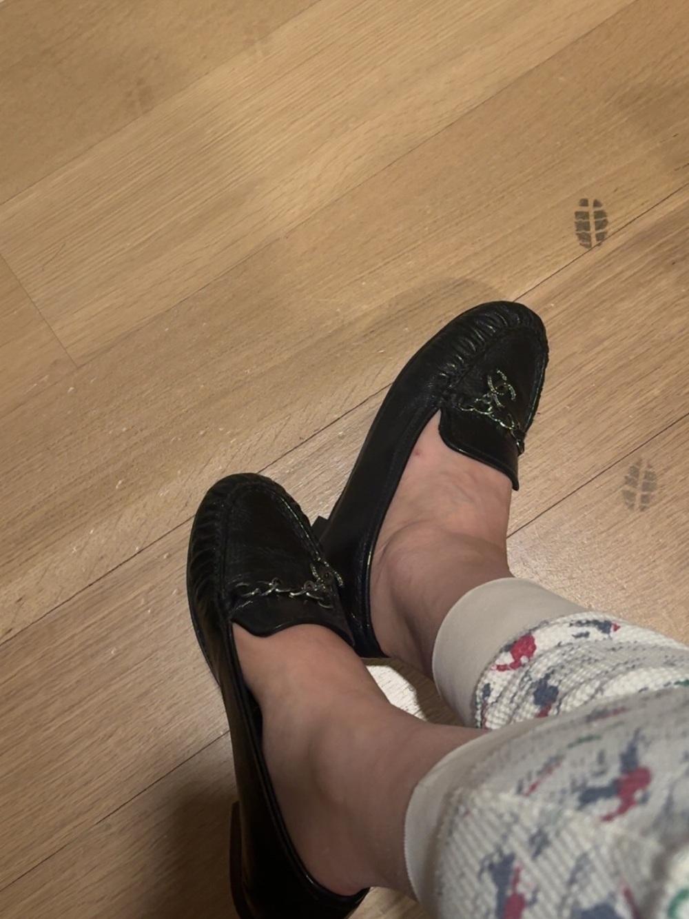 CHANEL Black Leather Chain-Detail Loafer - Picture 6 of 6